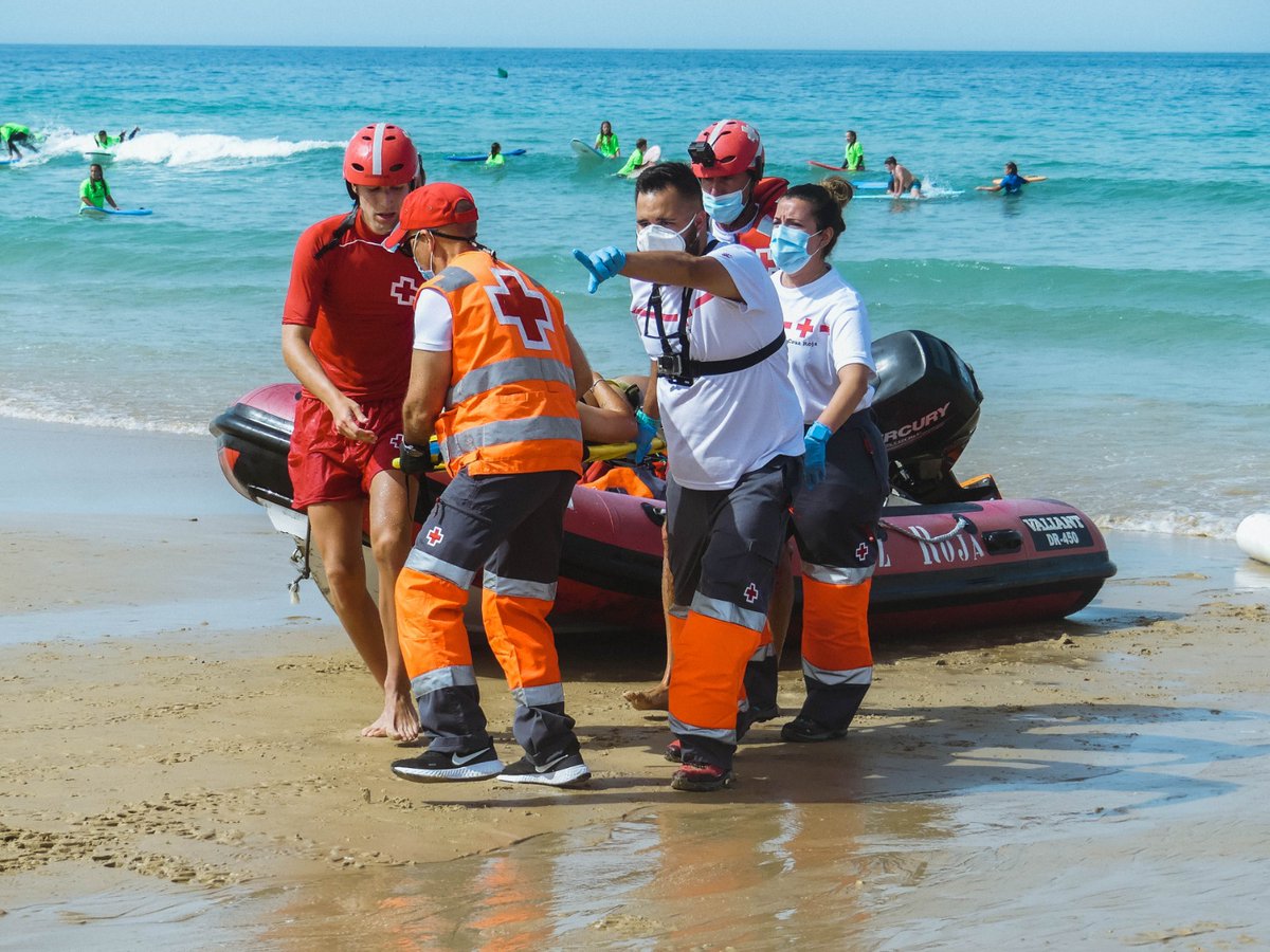 Cruz Roja en Cádiz tweet media