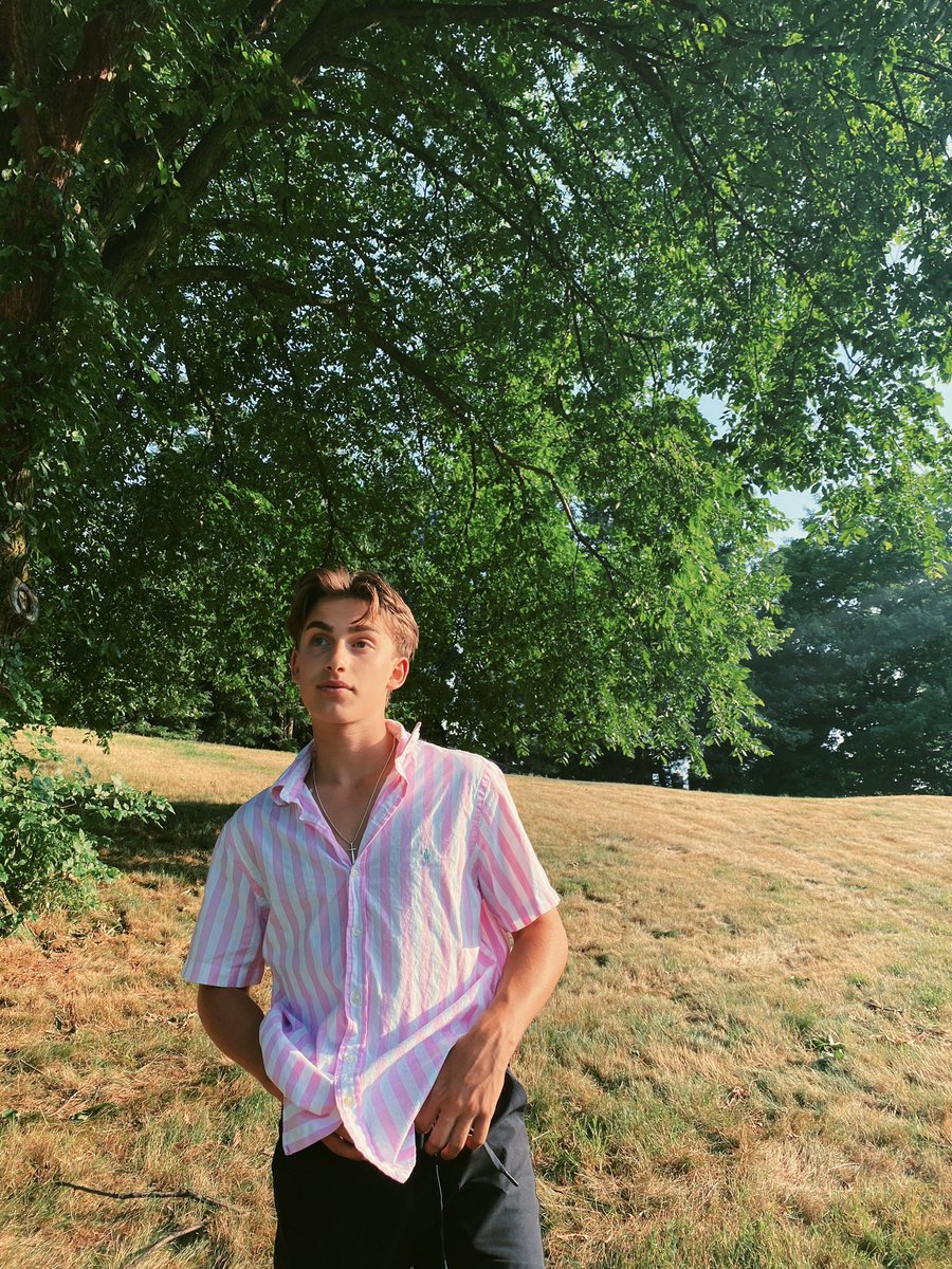 johnnyorlando's tweet photo. polo j 🃏 https://t.co/N6mwZ7A9iq