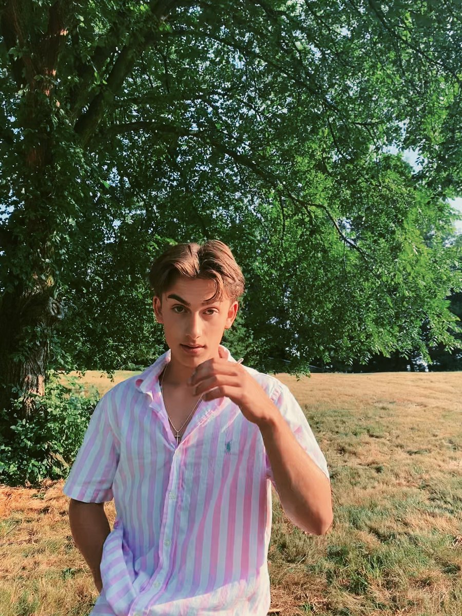 johnnyorlando's tweet photo. polo j 🃏 https://t.co/N6mwZ7A9iq