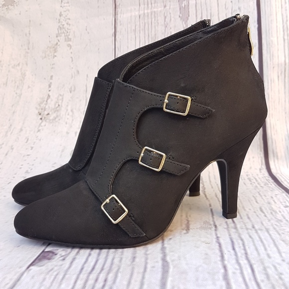 So good I had to share! Check out all the items I'm loving on <a href="/Poshmarkapp/">Poshmark</a> from <a href="/Thriftysh1/">Thriftysh</a> #poshmark #fashion #style #shopmycloset #joefresh #darlinglondon #rwco: posh.mk/JkSVOJdjZ7