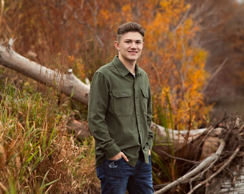 RyanD_Photo's tweet photo. Michigan outdoors is perfect for portraits. • https://t.co/9jGkkIDhAd