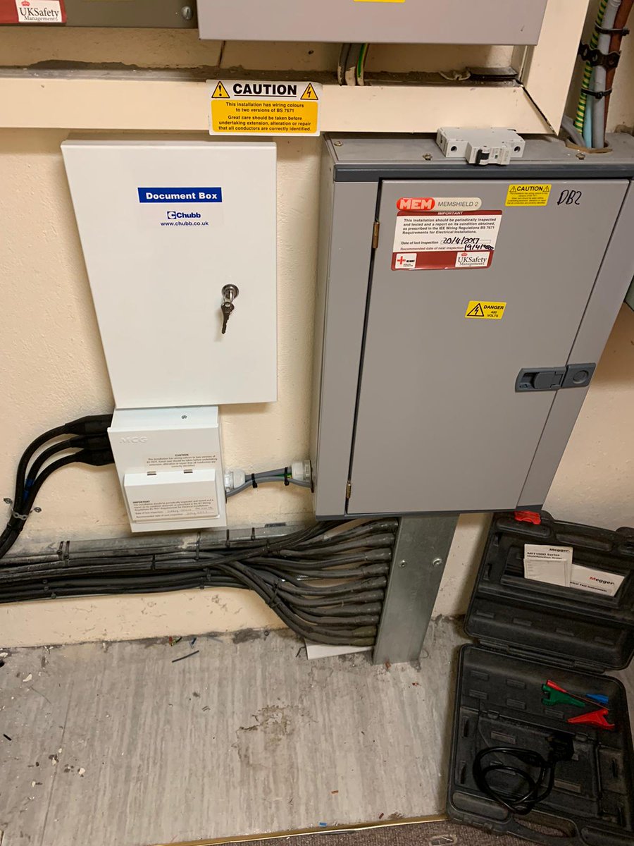 AndyMaggsy's tweet photo. Air conditioning install today for Blue Mountain Air Conditioning at War Memorial Health Centre, Crickhowell https://t.co/F3Dzz6CYd3