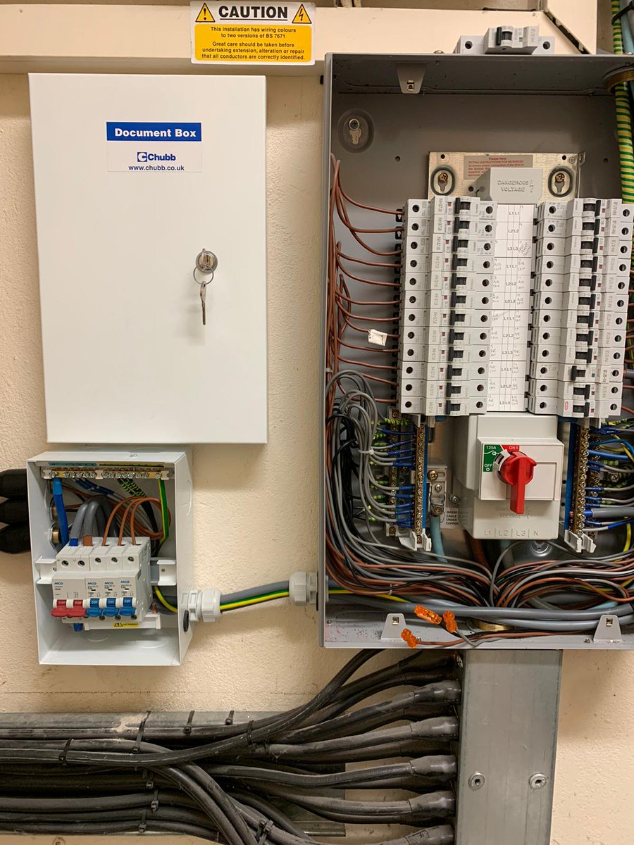 AndyMaggsy's tweet photo. Air conditioning install today for Blue Mountain Air Conditioning at War Memorial Health Centre, Crickhowell https://t.co/F3Dzz6CYd3