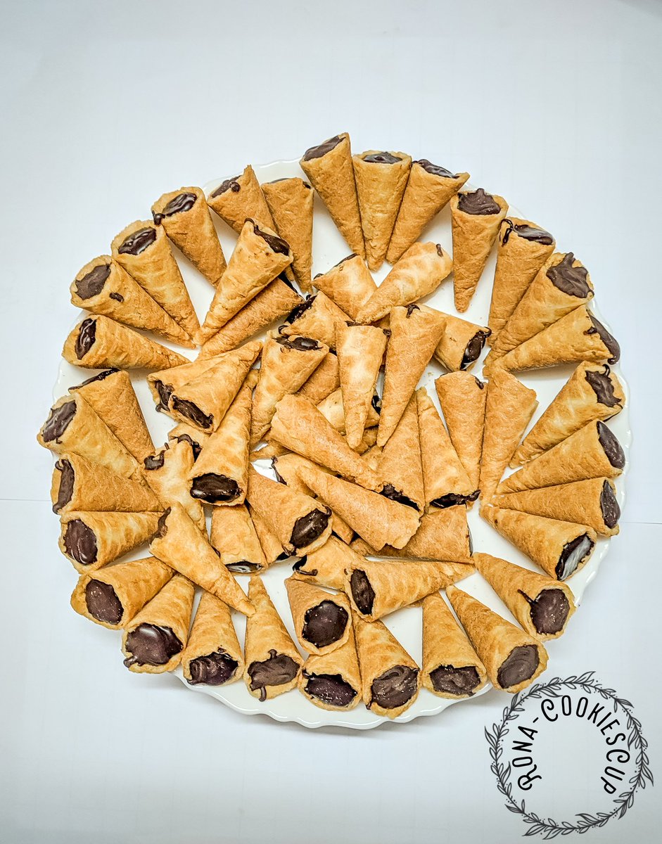 CookiescupRona's tweet photo. الكيلو اخر حته في الكونو ١٥٠ جنيه 
ال ١٠ كوكيز كاب كبير ١٥٠ 
ال ١٠ كوكيز كاب صغير ١٠٠ 
+ التوصيل https://t.co/oepuktNbZX