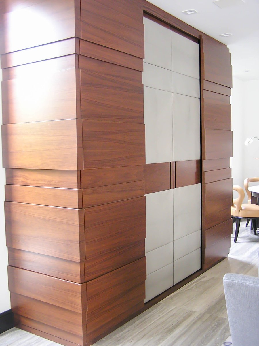 DavilaWoodwork's tweet photo. #ThowbackThursday To one of our past projects in Golden Beach featuring a custom walnut paneled TV/Bar and gray leather panels! Anybody care for a movie or a drink at the bar? Why not both? 🥃📺

#davilawoodwork #customwoodfurniture #customwoodwork #customwoodworking #familyowned https://t.co/hgFDayqkrP