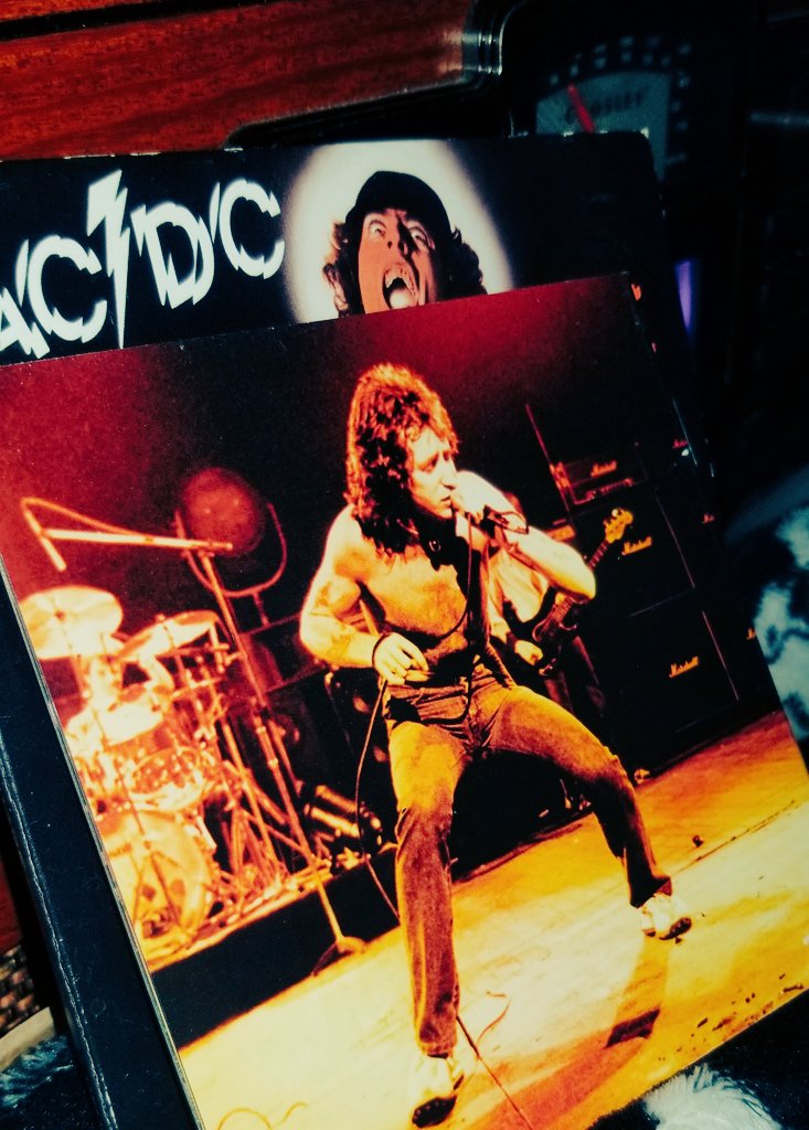 Happy Birthday Bon Scott !   