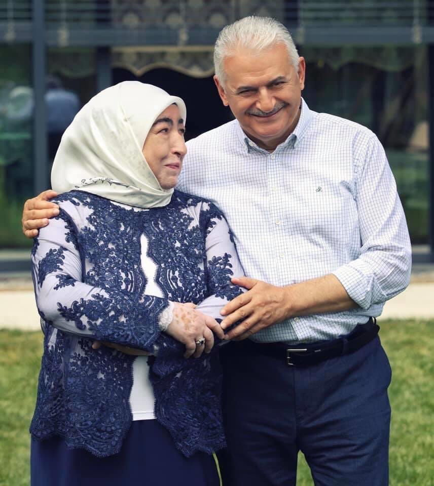 Semiha Yıldırım Hanımefendi’yi hedef alan provokatif ve seviyesiz mesajları kınıyorum. 
Sosyal medya, bir saldırı aracı olarak kullanılmamalıdır. 

İnsanlara karşı saygımızı kaybetmemek insanlığın bir gereğidir!!!