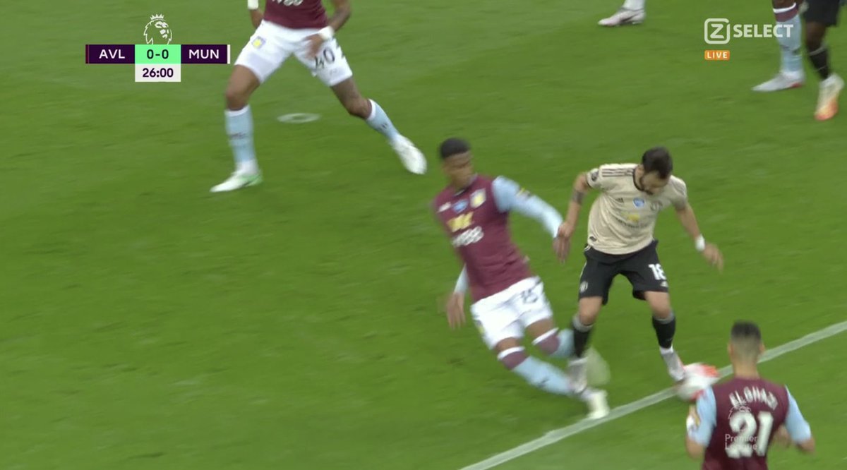 inoffthepost20's tweet image. How are we gonna tell our kids that Bruno Fernandes got a penalty for that!?

#AVLMUN #PenchesterUnited #VARFail