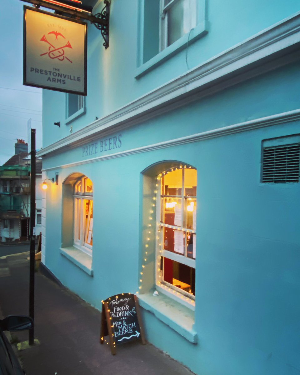 pvillearms's tweet image. Takeaway food and beers available from the hatch during opening hours as well as being COVID secure inside. Happy #PubsReopening everybody!
-
-
-
#brighton #takeawaybrighton #craftbeer #foodie #pubsinbrighton #staysafe