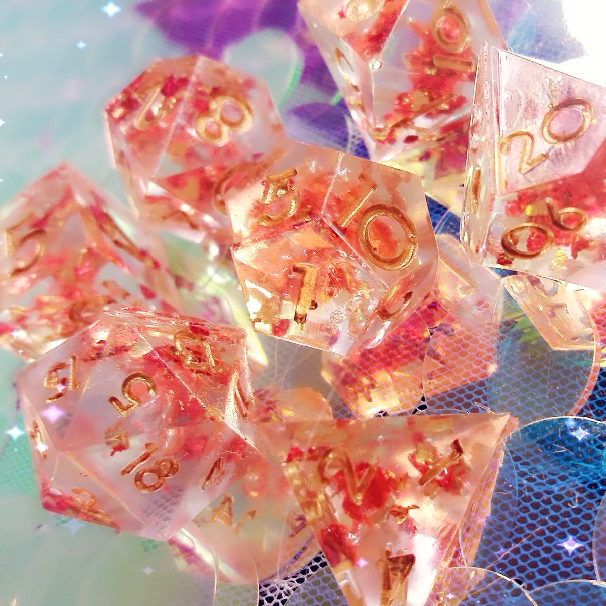 ForbiddenSnacky's tweet photo. DND DICE COMMISSION♡

full set 25$-30$ US shipping included

25 regular set and 30 if you would like something inside like seashells or cats, more picture in comments

They are not perfect but they are fun to make and would love to make more
just pm me if you would like a set~! https://t.co/XO2Gj9aIBl