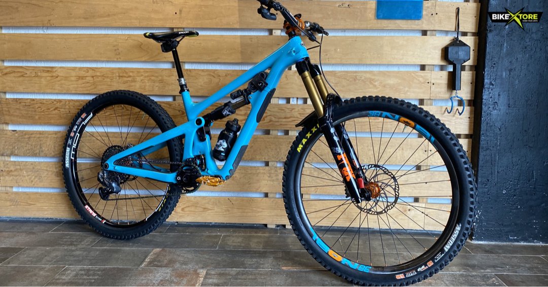 BikeXtore's tweet photo. 🚴🏻 La SB150 de @yeticycles de nuestro amigo @mocteru💥🤤 #YetiCycles #RideDriven #mtb #enduromtb #bikeporn #bikes APEX Strap con @boafitsystem #ligeroeinnovador #occamAPEX #resistenteal💦 #proteccionUV☀️ #boasystem https://t.co/0nrOAVwHTt
