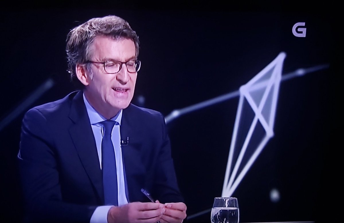 RamonadoCurral's tweet photo. Benvidos a aló presidente.
Non é Venesuela é a TVG, entrevista exclusivísima a 3 días das elecsións...
O deste impresentable e o que está a faser cos medios públicos no país non ten nome. https://t.co/OE58TG1Pg0