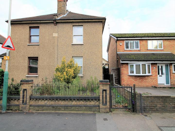 tailorestates_'s tweet photo. 3 Bed Semi-detached house, 1; £1,595 PCM, North Street, Hornchurch, RM11 1SR, contact 01708450433 for info.

Visit https://t.co/rWoVJaeEqG https://t.co/aNLMa0Y4AB