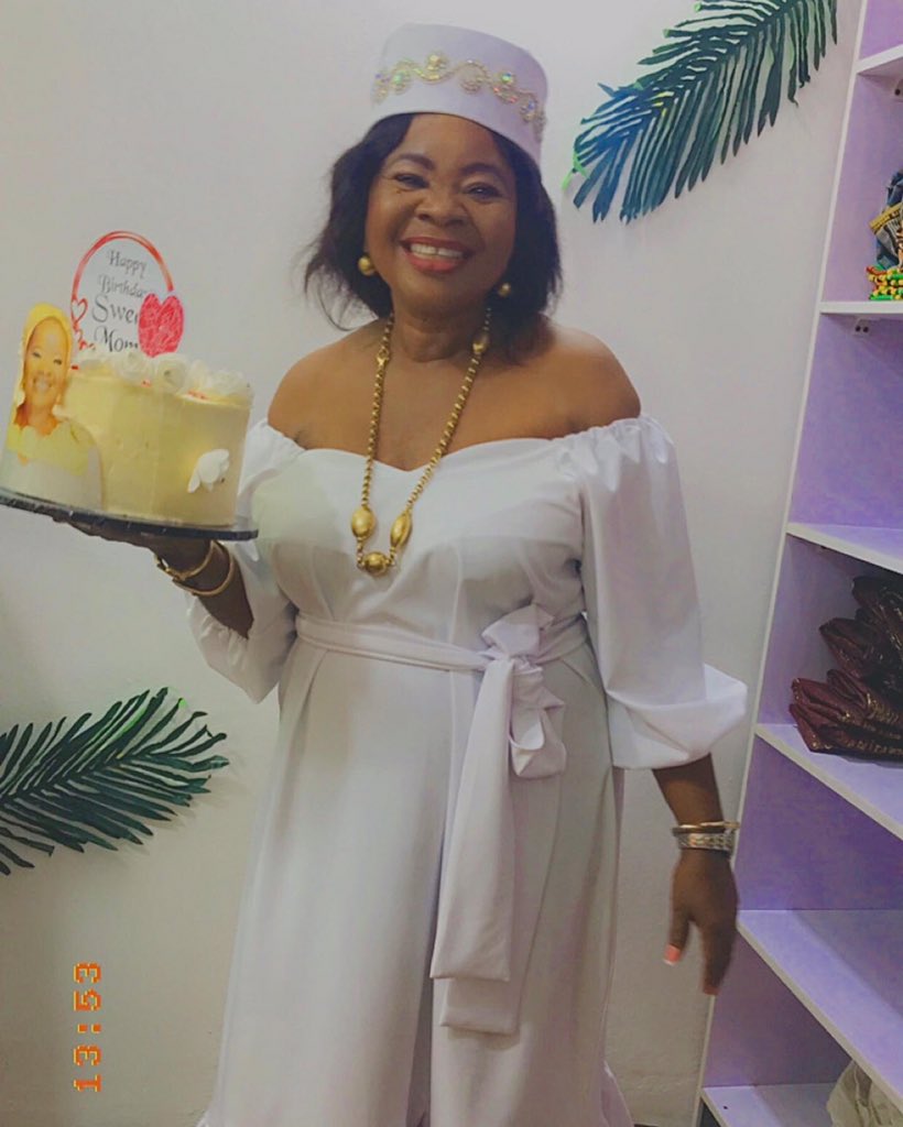 J_solofficialNG's tweet photo. JULY 7TH was my Momβs birthday. β€οΈβ€οΈππππ
Her excitement seeing her daughter style her . . White is her favorite color .. She rocked it so well . Say a prayer ππ½
#JenniferSolomon #JS #Fashion #Style #Whitedress #LagosTailor #NigerianDesigner https://t.co/05FeJCsH7M