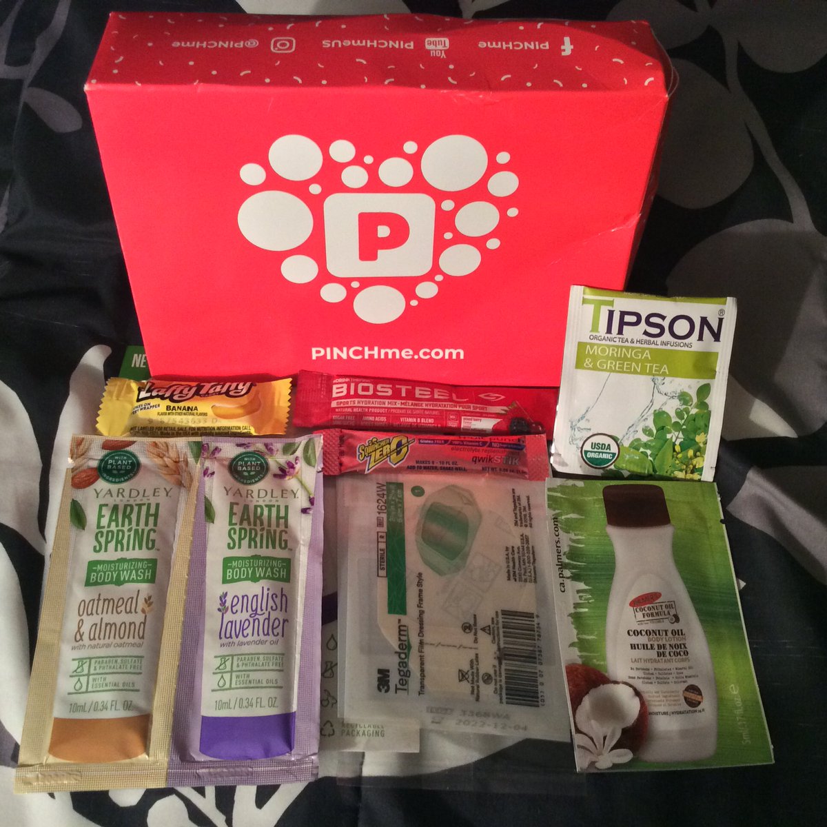 RiShellz1985's tweet image. Thanks @pinchme for the samples! 
.
#pinchmesamples #pinchmebox #pinchmenow #pinchmemoment #freesamples #samples