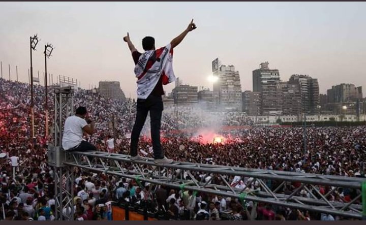 MadyAyman4's tweet photo. جمهور الزمالك الان يصنع ملحمه علي توتر نشد شويا يرجالة 🔥♥#zamalek_century_club https://t.co/XpFdSQBRVJ