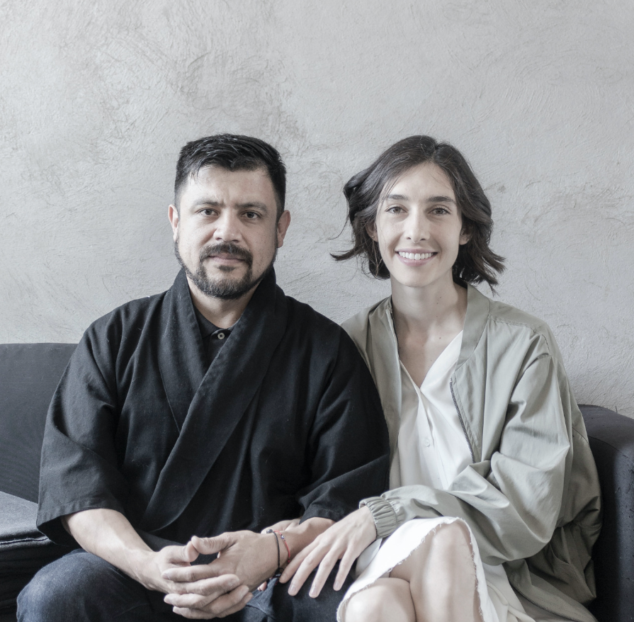 lalonjamx's tweet photo. #SimplebyTrista se caracteriza por sus procesos, los cuáles están orientados hacia la experimentación textil y la creación de prendas sofisticadas y versátiles que sean fáciles de usar.  #LaLonjaMx #DiseñoMexicano #ConsumeLocal https://t.co/Xy67ucdGCU