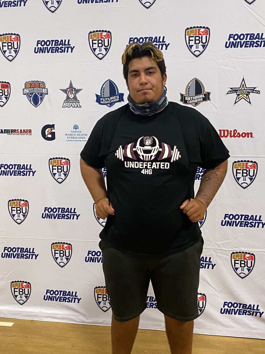 ArellanoPES's tweet photo. #FBUTopGun This is it! TopGun Showcase is underway!!! https://t.co/tWGvbzSthE