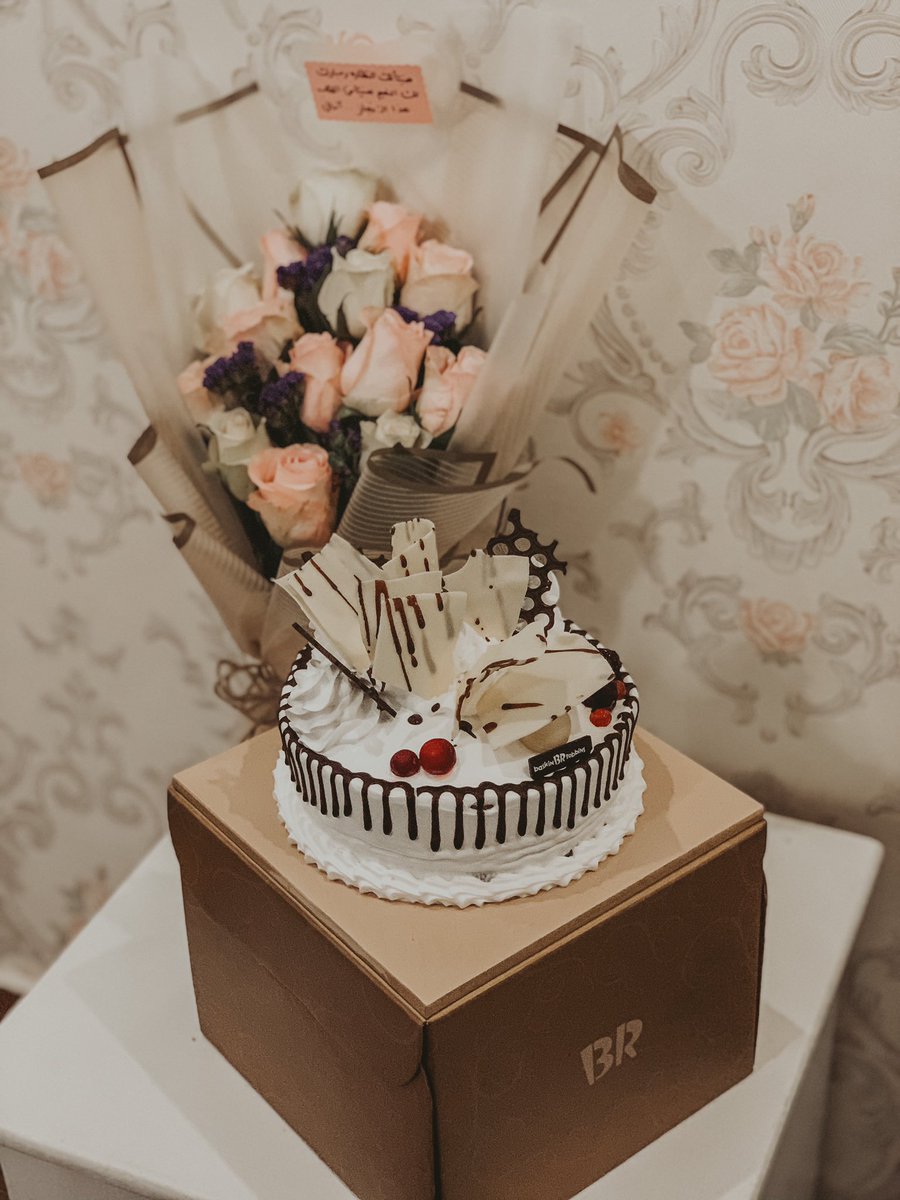 hopes099's tweet photo. جئتِ بحلوى ماعلمتِ أنّكِ 
حلوى لِقلبي ما ألذّ مذاقها✨

@haifah_0 لا حُرمتُك😢🤎🤎🤎! https://t.co/ejd1wSDBnN