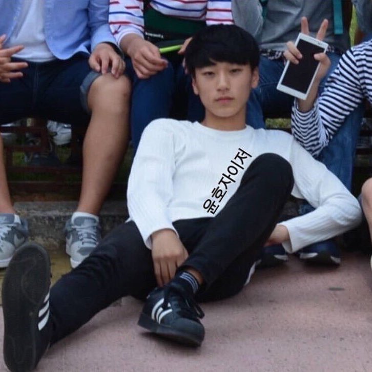 a thread of san but he grows up as you keep scrolling ♡︎