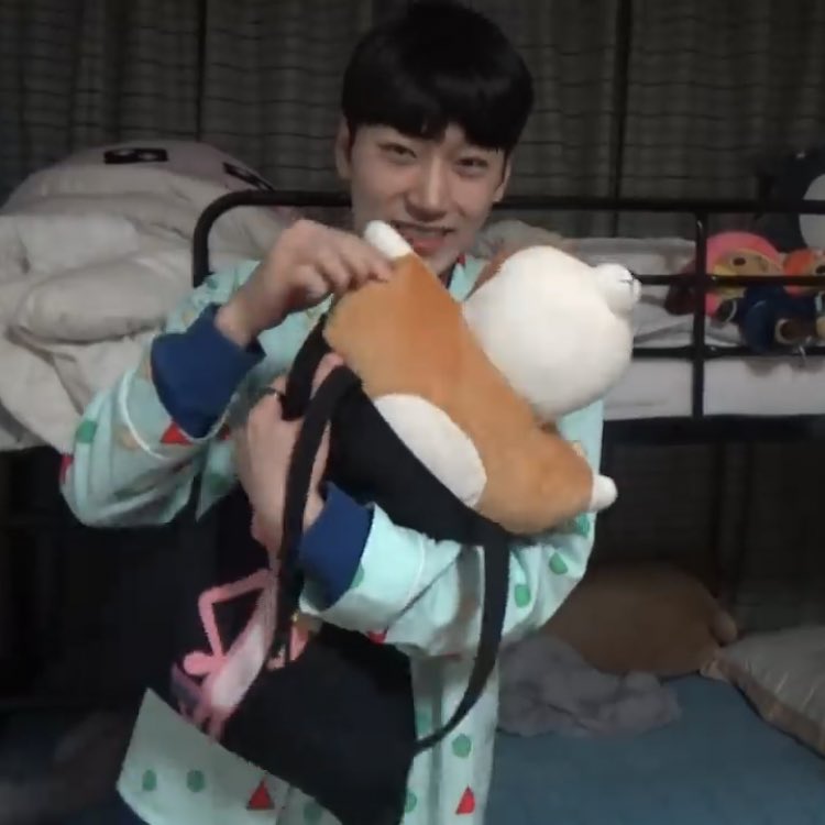 a thread of san but he grows up as you keep scrolling ♡︎