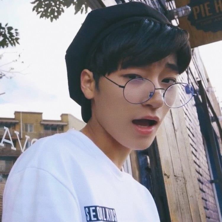 a thread of san but he grows up as you keep scrolling ♡︎