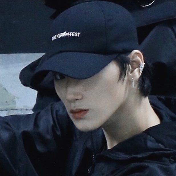 a thread of san but he grows up as you keep scrolling ♡︎