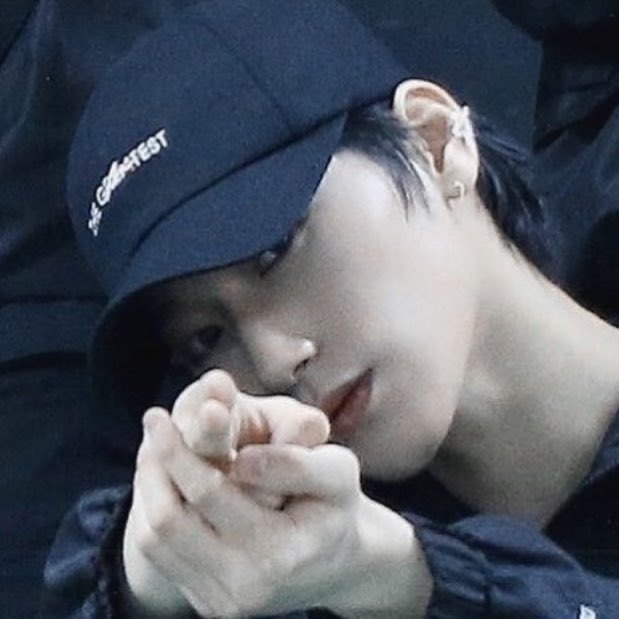 a thread of san but he grows up as you keep scrolling ♡︎