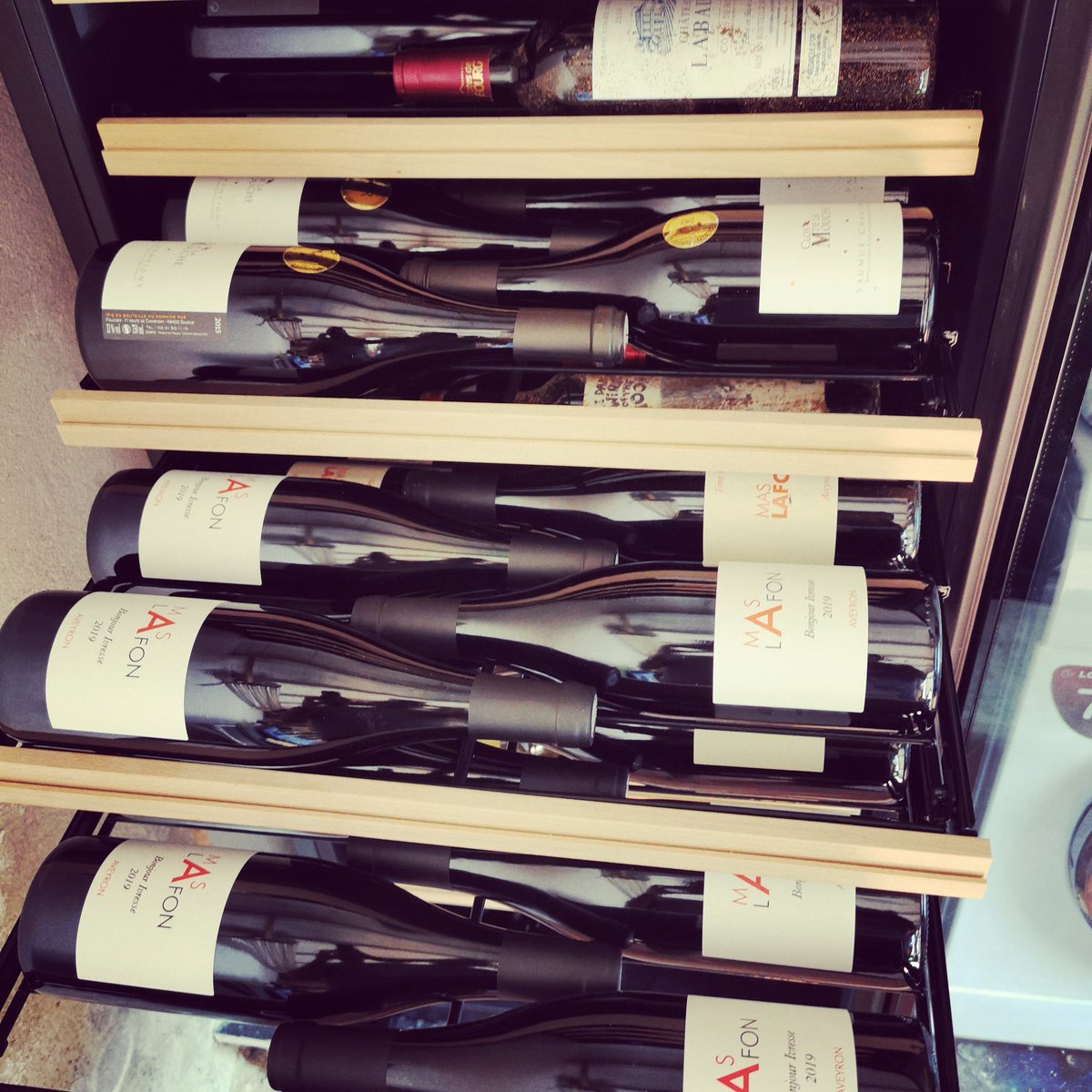 Plus de question à se poser, composez avec les services des @vinsurmesure une cave qui vous permettra de découvrir le vin, l'apprécier quand il est prêt a boire, le savourer entre amis.
#vinprestige #toulouse  #exclusivité #cestunmetier #sommeliers #servicesurmesure #occitanie