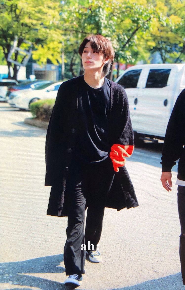 a thread of san but he grows up as you keep scrolling ♡︎