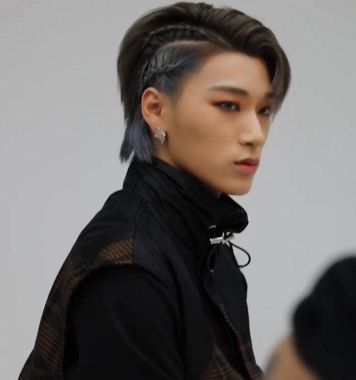 a thread of san but he grows up as you keep scrolling ♡︎