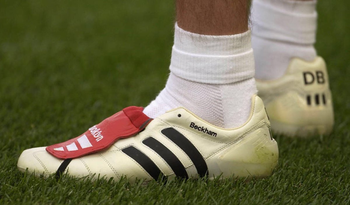 I’m not a #ManchesterUnited fan but those gold kits remind me of my #adidas kicks