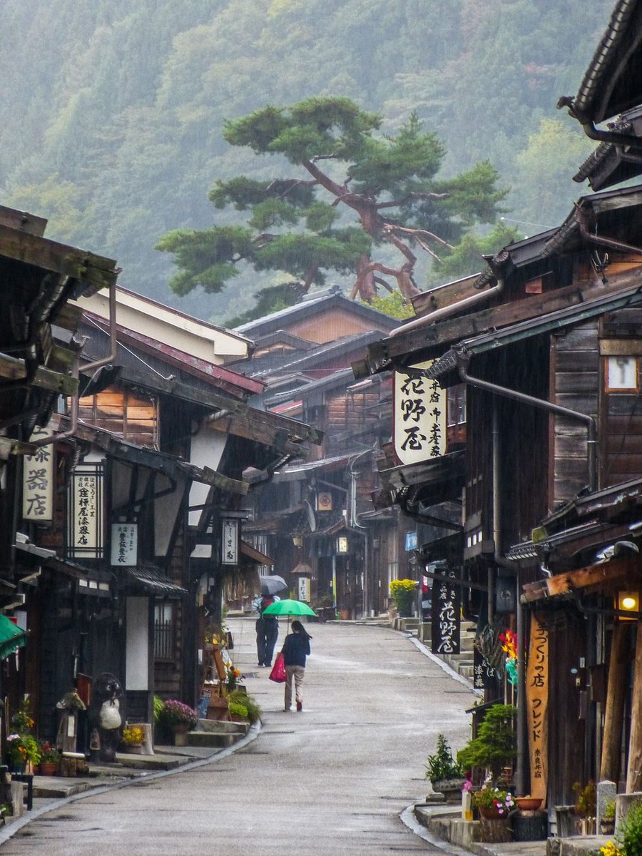 EnginePassion's tweet image. This is what Narai-juku, Japan looks like. 

#classicarchitecture