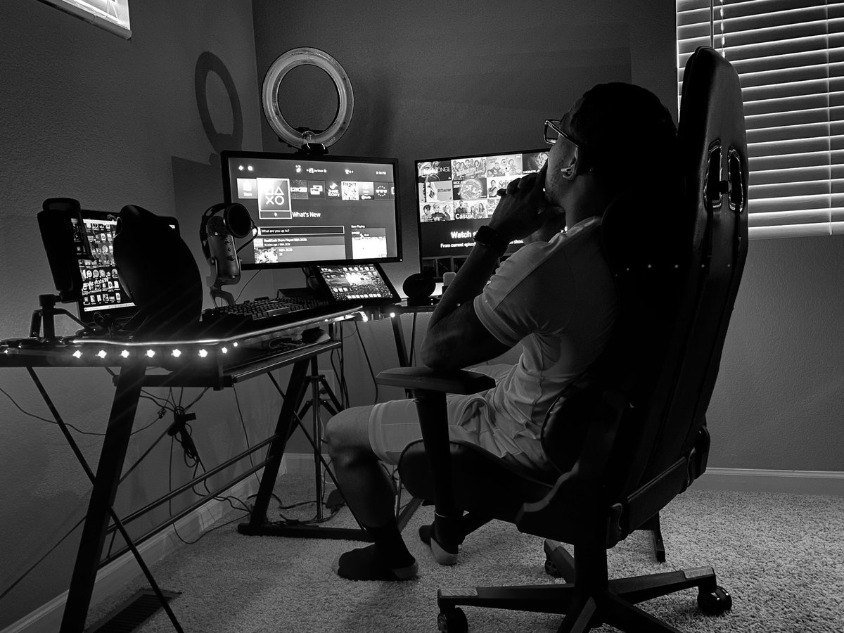 J.STEEZ tweet media