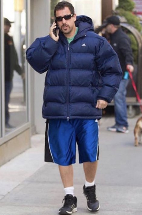 AaronHuncho's tweet photo. Me in 7th grade calling my mom to pick me up from basketball practice https://t.co/hbVdHUpcRv