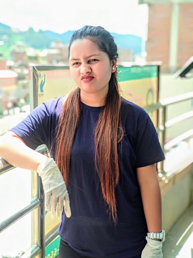 गोरु सिङ्गे "ञ" जस्तै भयो जिन्दगी!
कतै काम नलाग्ने😌😂