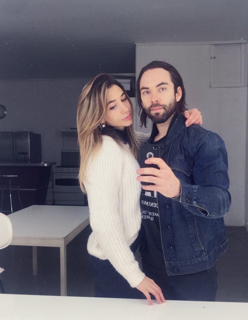 rodrigomiuta's tweet photo. Gracias por este día de normalidad, trabajando en el estudio de fotos. #photographer  #photostudio #audiovisual #creative #art https://t.co/9UZgyrHnOF
