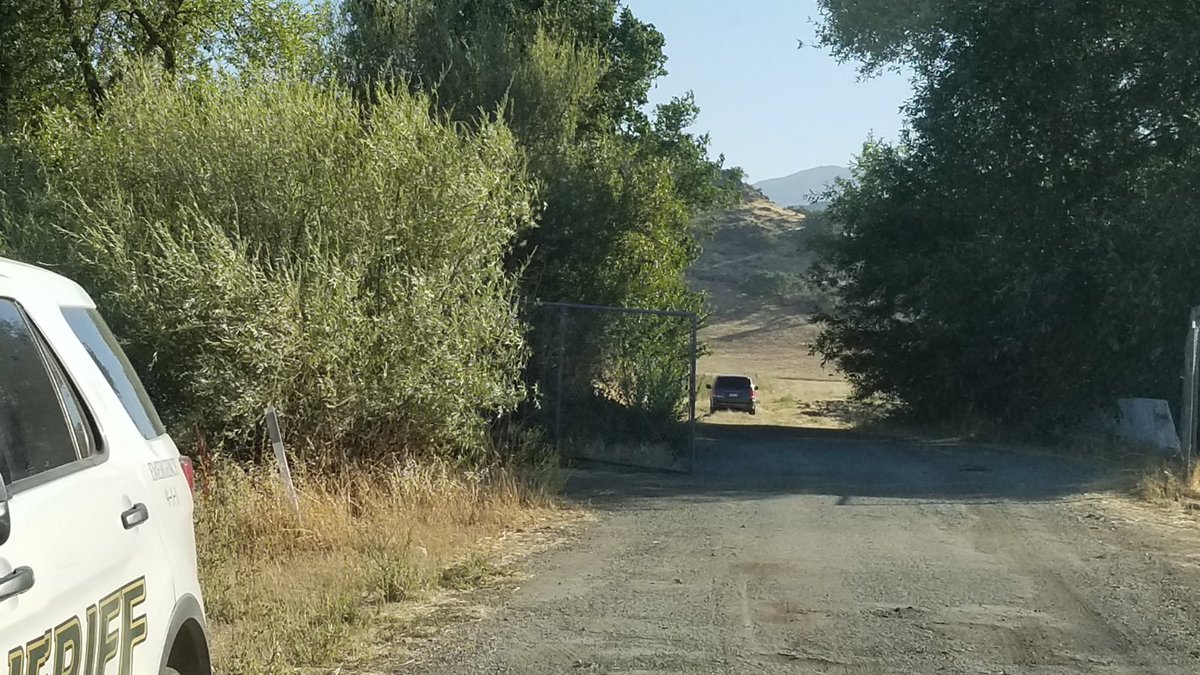 newsdamian's tweet photo. UPDATE:
@SCCoSheriff says someone found “bones near what appears to be a tent or homeless encampment.”
 Detectives are investigating. 
#Developing https://t.co/XfTr5AHbgA