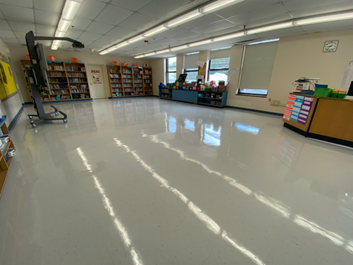 pvdschools's tweet photo. At @VeazieLions, the library is shining after maintenance crews replaced old carpeting with a refinished floor, transforming the room into a brighter, cleaner space for students. #PPSDfall2020 https://t.co/RPW0rLshfv