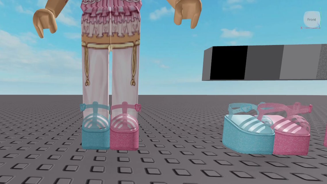 Royale High On Twitter A Close Look At The New Heels That Will Be Coming To Royale High Created By The Magnificent Reddietheteddy - roblox royale high heels