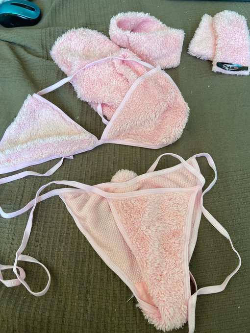 New stuff 😍 https://t.co/BOmT6NgF0z