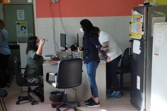 Hoy visitamos las distintas bases del SIEN y el Centro de Salud Almafuerte. Pudimos escuchar a los trabajadores y las trabajadoras sobre la organización que han dispuesto y cómo readecuaron sus actividades desde el inicio de la pandemia.