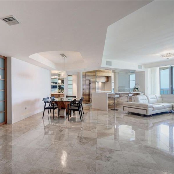 ListRealtySFL's tweet photo. #FORSALE 🌴 THE DREAM!! 
📍6051 N Ocean Drive #1006 Hollywood, FL 33019 
💵 $1,075,000
🛌 3 bed, 2.5 baths
🏡 2,180 sqft 
📲 ben@listrealty.com or https://t.co/iOweS7maEH https://t.co/YZ1pPIpmXE