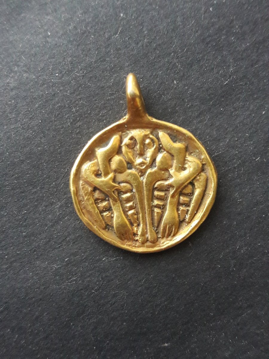 AndrewS02771425's tweet photo. Excited to share the latest addition to my #etsy shop: Viking Zoomorphic Amulet of Odin with Ravens Huginn and Muninn, 9-12 Century AD (Hand-forged gold plated silver, Copy) https://t.co/sSDRuhja7W #men #bronze #copy #high #quaality #viking #age #borrestyle #artifact https://t.co/N34zoypDCL