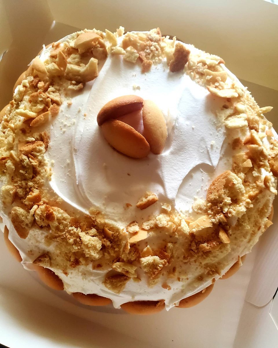 Got a sweet tooth? We can satisfy that for you! Give us a call! 
(337)357-8765 
Ktceventcatering@gmail.com