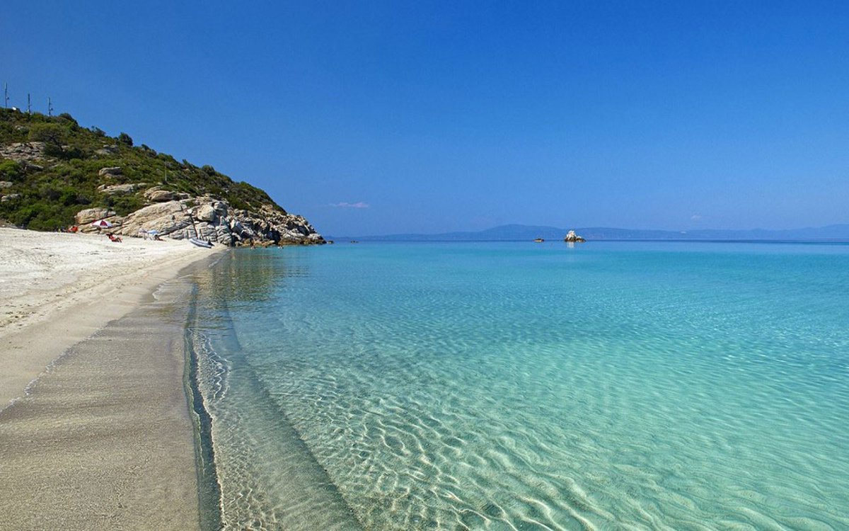 joaoleitao's tweet photo. RT @aboutgreece2: Chill out, relax and enjoy the turquoise waters of the Skala #Fourka beach in Sithonia peninsula of #Halkidiki. Wishes from #Greece for a good night! #Grece #GreekSummerFeeling #travel #holiday #vacation #Griechenland #VisitGreece #cha… https://t.co/lijc9evJ0x