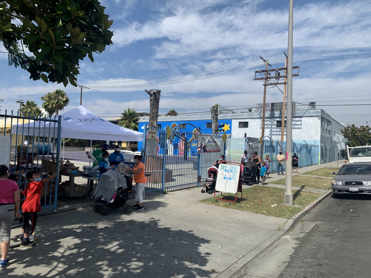 BGCMLA's tweet photo. We are immensely thankful to @BlueShieldCA for their generous donation to provide over 3,000 meals for a week to kids and families in our community. Thank you! #ThankfulThursday #BlueShieldCares #WeNeverStop #BlueShieldPromise #BGCMLA https://t.co/OftRyOs2Sw