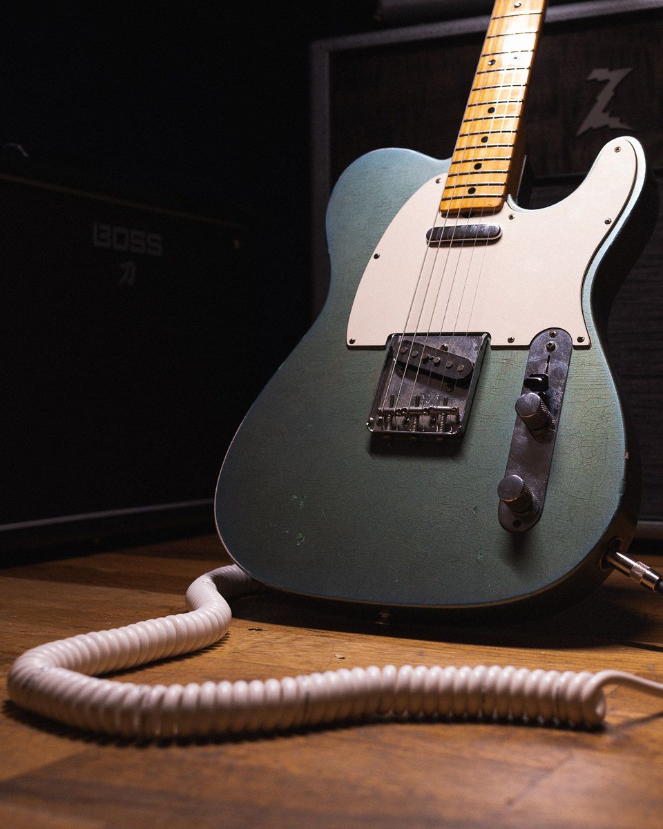 ChicagoMusicEx's tweet photo. Underneath the Ice Blue Metallic finish on this 1972 @Fender Telecaster lies a mystery. Head to the site to learn more and see if you can crack the case. https://t.co/IxkQBnJahi
#chicagomusicexchange #fender #telecaster #1972 #icebluemetallic #refin #gearwire #gearybusey https://t.co/J4QUWH4P8d