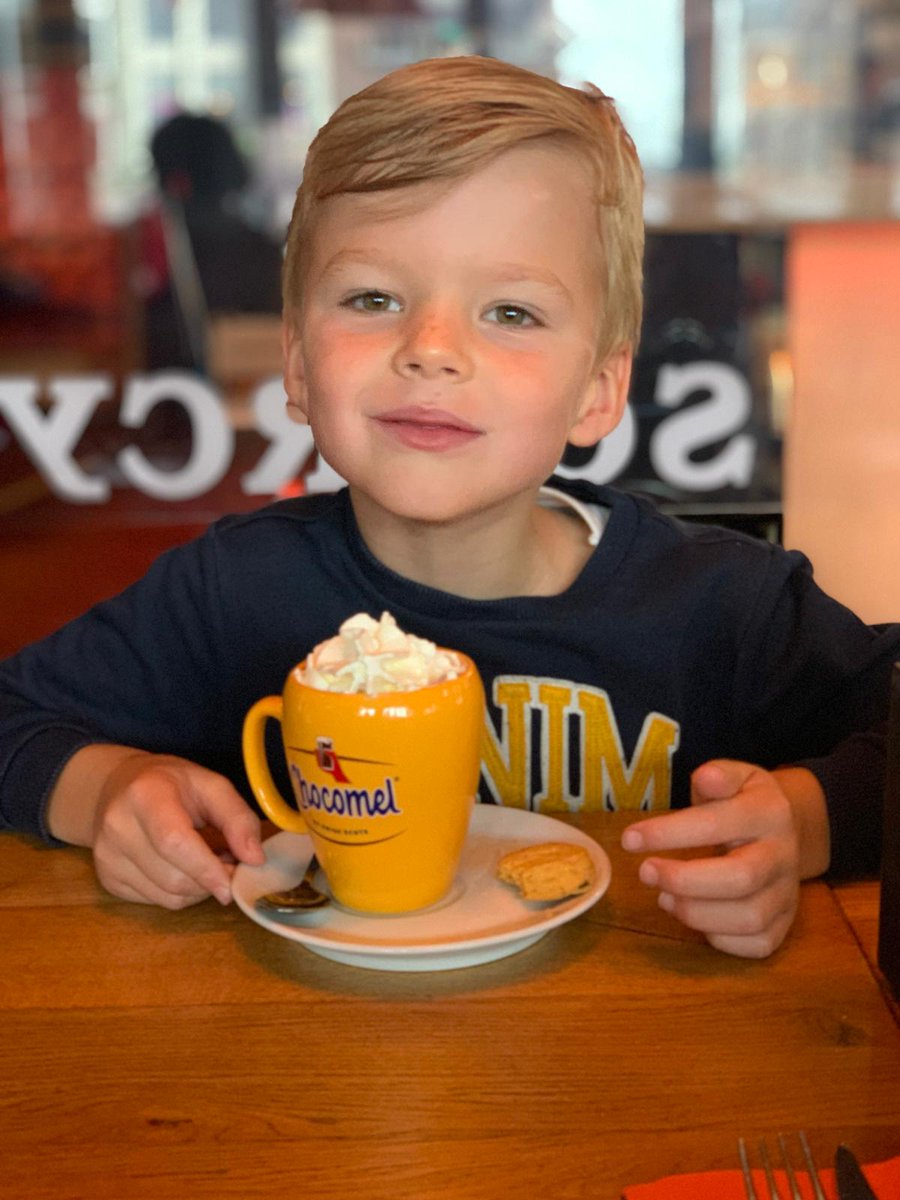 knolla01's tweet photo. Hot Chocomel, Summertime 🥶😎😋 #Enjoying#Chocomel https://t.co/M4YKDayQOK