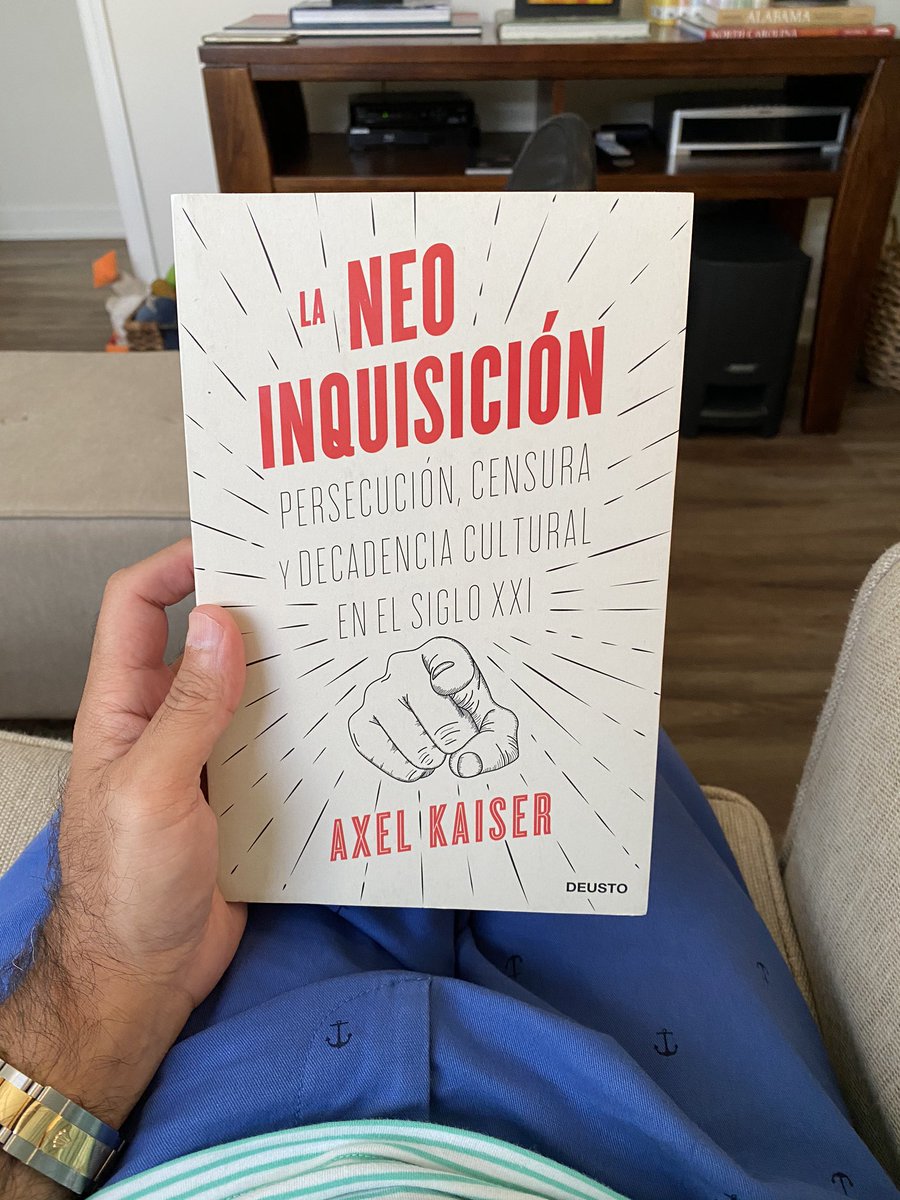 ernestoyamhure's tweet photo. Recomiendo mucho este libro del profesor chileno @AXELKAISER. Este párrafo de la introducción es la radiografía de la “peste“que está acabando con la democracia. https://t.co/GhKRdKTIji